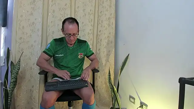 Snapshot of _axelking_ chatting on April 28, 2026, 11:47 am axelking online show from April 28, 2026, 11:47 am
