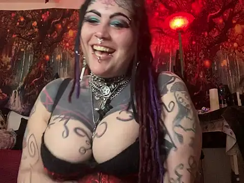 Snapshot of nyxvelon chatting on February 3, 2026, 10:48 pm nyxvelon online show from February 3, 2026, 10:48 pm