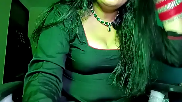 Snapshot of horny_milf_couple chatting on May 6, 2026, 7:18 pm horny milf couple online show from May 6, 2026, 7:18 pm