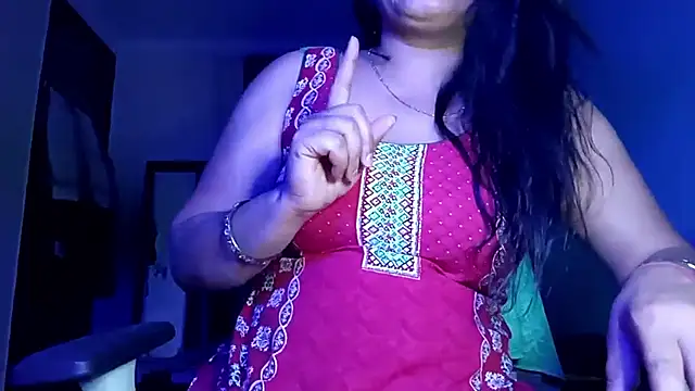 Snapshot of horny_milf_couple chatting on April 29, 2026, 7:31 pm horny milf couple online show from April 29, 2026, 7:31 pm