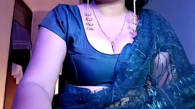 Snapshot of horny_milf_couple chatting on May 28, 2026, 5:52 pm horny milf couple online show from May 28, 2026, 5:52 pm
