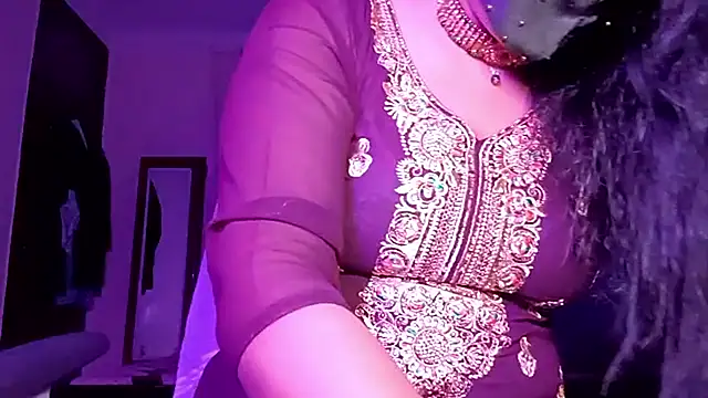 Snapshot of horny_milf_couple chatting on May 7, 2026, 7:17 pm horny milf couple online show from May 7, 2026, 7:17 pm