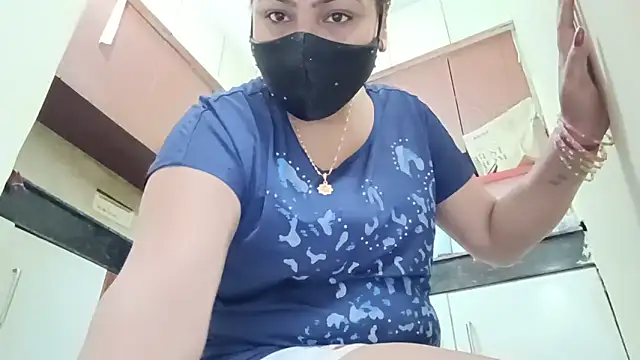 Snapshot of horny_milf_couple chatting on May 17, 2026, 5:24 pm horny milf couple online show from May 17, 2026, 5:24 pm