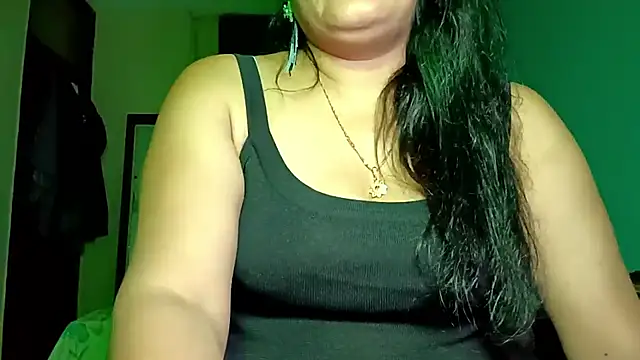 Snapshot of horny_milf_couple chatting on May 15, 2026, 6:39 pm horny milf couple online show from May 15, 2026, 6:39 pm