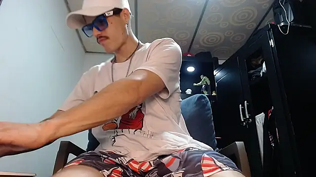 imsammytop online show from October 6, 2025, 10:54 pm