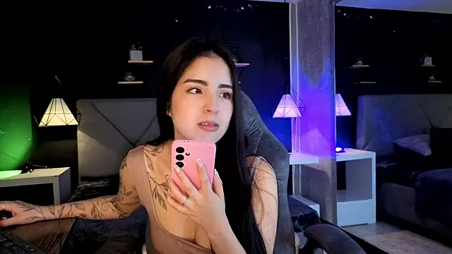 Snapshot of giapearl25 chatting on December 4, 2025, 12:09 am giapearl25 online show from December 4, 2025, 12:09 am