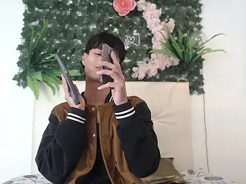 alex russo   online show from October 25, 2025, 3:38 am