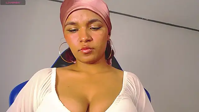 Snapshot of AAfrodithaa chatting on October 24, 2025, 12:09 am AAfrodithaa online show from October 24, 2025, 12:09 am