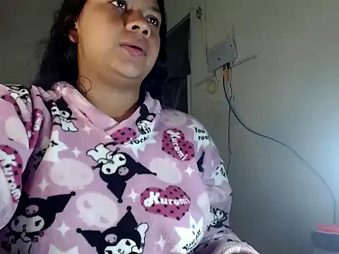 Snapshot of Agatha_milk24 chatting on October 12, 2025, 6:48 am Agatha milk24 online show from October 12, 2025, 6:48 am