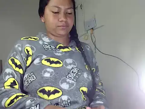 Snapshot of Agatha_milk24 chatting on October 7, 2025, 6:03 am Agatha milk24 online show from October 7, 2025, 6:03 am