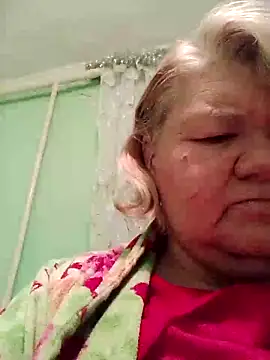Snapshot of LusiyaGold5 chatting on January 6, 2026, 10:25 pm LusiyaGold5 online show from January 6, 2026, 10:25 pm