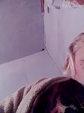 LusiyaGold5 online show from November 19, 2025, 8:31 pm