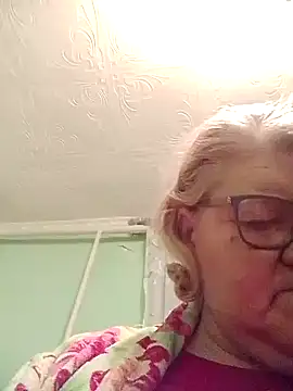 Snapshot of LusiyaGold5 chatting on January 8, 2026, 2:28 am LusiyaGold5 online show from January 8, 2026, 2:28 am