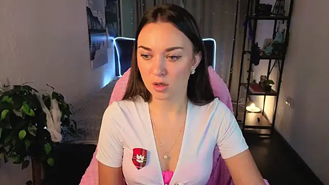 Madison Golden online show from November 2, 2025, 11:37 am