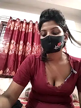 Queen-Any online show from October 9, 2025, 12:06 pm