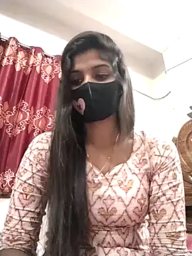 Queen-Any online show from November 9, 2025, 1:26 pm