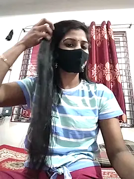 Queen-Any online show from October 12, 2025, 3:13 pm