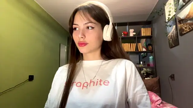 Snapshot of MysticAlisa chatting on October 4, 2025, 10:39 am MysticAlisa online show from October 4, 2025, 10:39 am