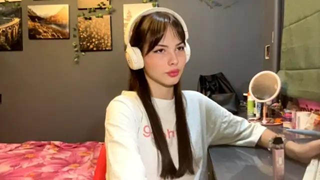 Snapshot of MysticAlisa chatting on October 9, 2025, 12:28 pm MysticAlisa online show from October 9, 2025, 12:28 pm