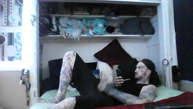 Snapshot of SWAGGDaddy93 chatting on January 12, 2026, 1:29 pm SWAGGDaddy93 online show from January 12, 2026, 1:29 pm