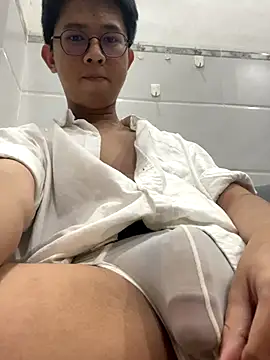 kaiden11233 online show from October 12, 2025, 10:49 am