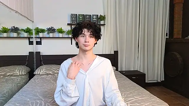 Cute Mike online show from February 12, 2026, 4:29 pm