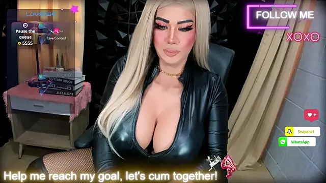 Snapshot of Magnificent11incCock chatting on April 10, 2026, 6:15 pm Magnificent11incCock online show from April 10, 2026, 6:15 pm