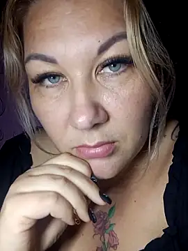 Karamelkaxq online show from October 24, 2025, 4:17 pm