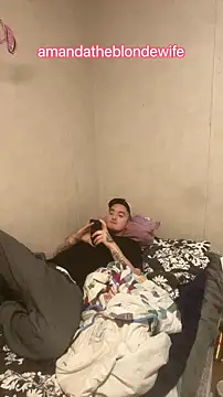 Snapshot of amandatheblondewife chatting on March 22, 2026, 5:25 pm amandatheblondewife online show from March 22, 2026, 5:25 pm