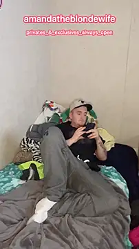 Snapshot of amandatheblondewife chatting on March 15, 2026, 7:15 am amandatheblondewife online show from March 15, 2026, 7:15 am