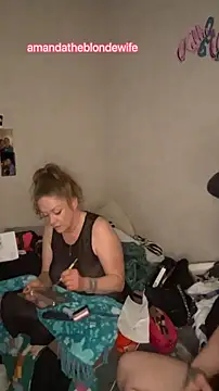 Snapshot of amandatheblondewife chatting on April 16, 2026, 12:39 pm amandatheblondewife online show from April 16, 2026, 12:39 pm