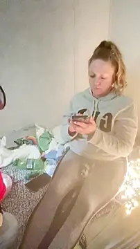 amandatheblondewife online show from December 16, 2025, 5:55 am