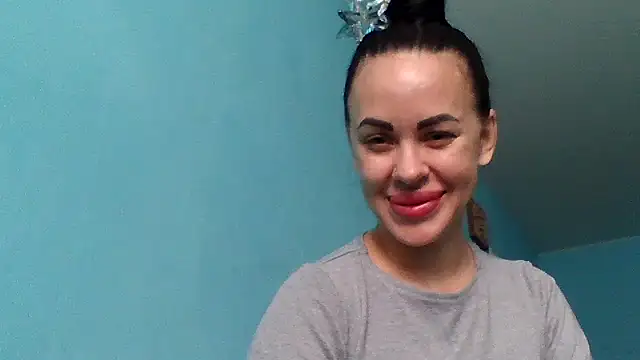 Snapshot of Stefaniyaxq chatting on October 5, 2025, 9:33 am Stefaniyaxq online show from October 5, 2025, 9:33 am