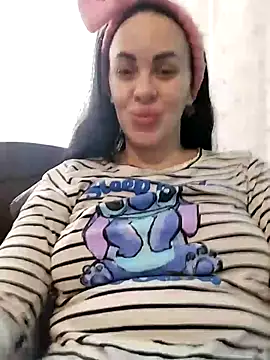 Snapshot of Stefaniyaxq chatting on December 2, 2025, 10:06 am Stefaniyaxq online show from December 2, 2025, 10:06 am