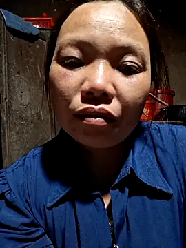 Snapshot of miomio-12 chatting on April 3, 2026, 1:06 pm miomio-12 online show from April 3, 2026, 1:06 pm