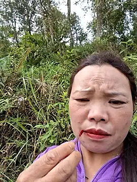 Snapshot of miomio-12 chatting on April 2, 2026, 6:42 am miomio-12 online show from April 2, 2026, 6:42 am