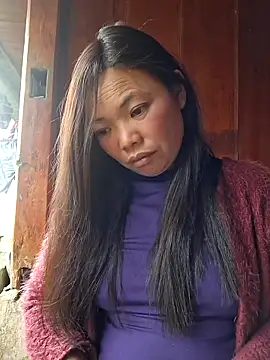 Snapshot of miomio-12 chatting on March 13, 2026, 6:18 am miomio-12 online show from March 13, 2026, 6:18 am