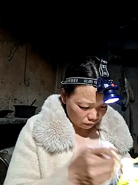 Snapshot of miomio-12 chatting on March 26, 2026, 1:53 pm miomio-12 online show from March 26, 2026, 1:53 pm