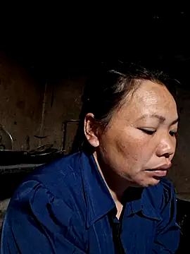 Snapshot of miomio-12 chatting on March 27, 2026, 2:29 pm miomio-12 online show from March 27, 2026, 2:29 pm