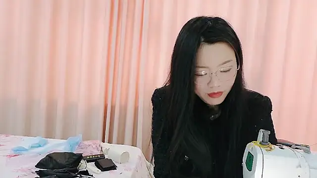 Snapshot of CCOO520 chatting on October 31, 2025, 4:31 am CCOO520 online show from October 31, 2025, 4:31 am