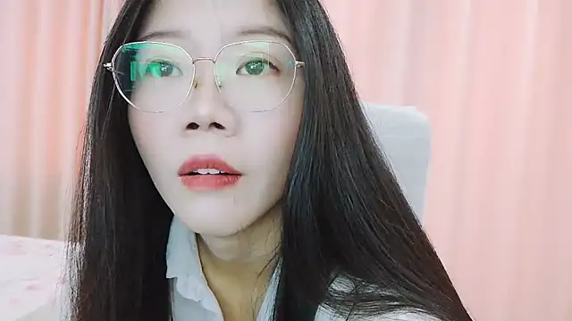 Snapshot of CCOO520 chatting on October 12, 2025, 4:36 am CCOO520 online show from October 12, 2025, 4:36 am