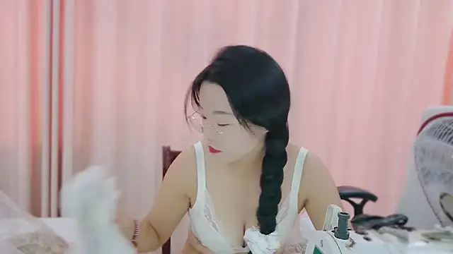 Snapshot of CCOO520 chatting on October 24, 2025, 1:15 am CCOO520 online show from October 24, 2025, 1:15 am