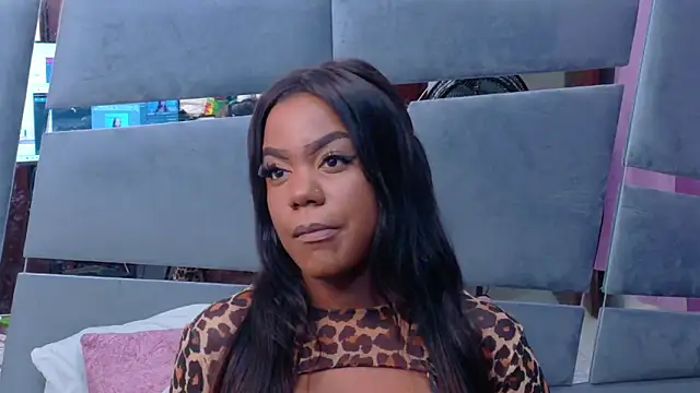 Snapshot of LorraiineJohnson chatting on November 4, 2025, 6:22 pm LorraiineJohnson online show from November 4, 2025, 6:22 pm