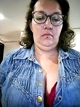 Snapshot of -saraqueen- chatting on November 14, 2025, 4:21 pm -saraqueen- online show from November 14, 2025, 4:21 pm