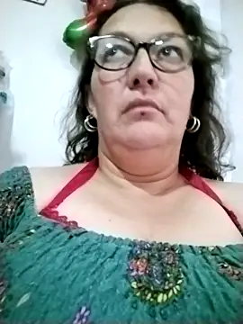 Snapshot of -saraqueen- chatting on November 23, 2025, 9:25 pm -saraqueen- online show from November 23, 2025, 9:25 pm