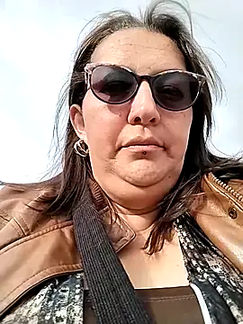 Snapshot of -saraqueen- chatting on December 2, 2025, 9:16 pm -saraqueen- online show from December 2, 2025, 9:16 pm