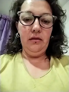 Snapshot of -saraqueen- chatting on November 9, 2025, 7:40 pm -saraqueen- online show from November 9, 2025, 7:40 pm