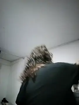 Snapshot of -saraqueen- chatting on November 12, 2025, 4:27 am -saraqueen- online show from November 12, 2025, 4:27 am