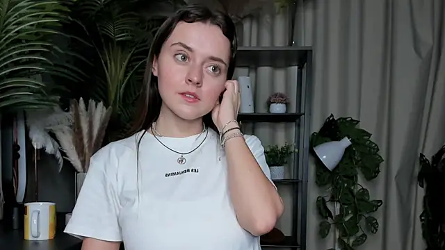 Snapshot of ThelmaJusto chatting on October 20, 2025, 3:45 pm ThelmaJusto online show from October 20, 2025, 3:45 pm