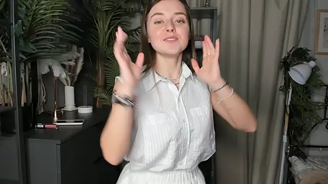 Snapshot of ThelmaJusto chatting on October 31, 2025, 3:41 pm ThelmaJusto online show from October 31, 2025, 3:41 pm